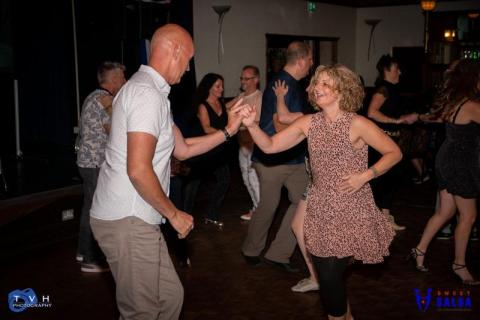 dancing salsa dancing salsa