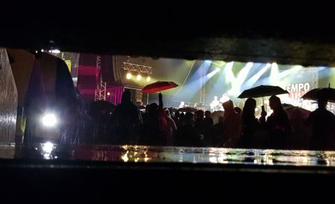 In the Tempo Latino Arena when the rain came In the Tempo Latino Arena when the rain came